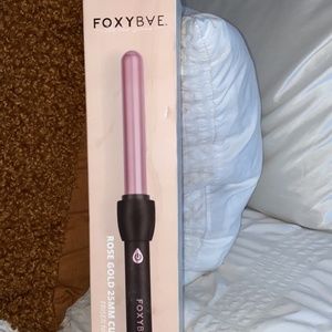 FoxyBae  curling wand